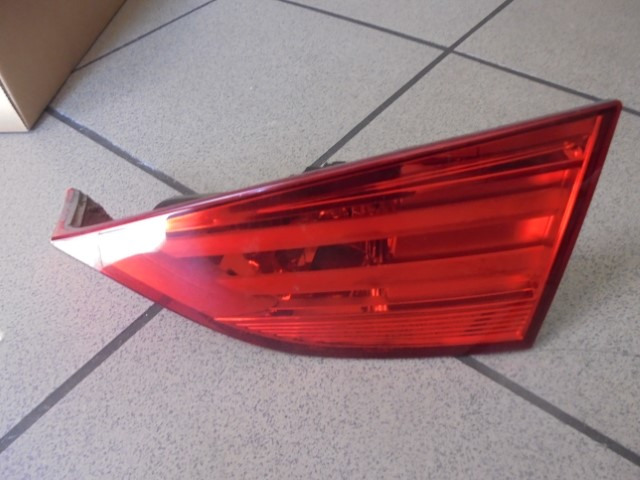 BMW_X1_Heckleuchte_Seitenwand_und_Heckklappe_rechts_3_