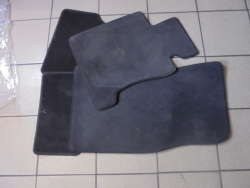 Fussmatten_BMW_E60_E61_gebraucht_hintere_nicht_orginal_1_