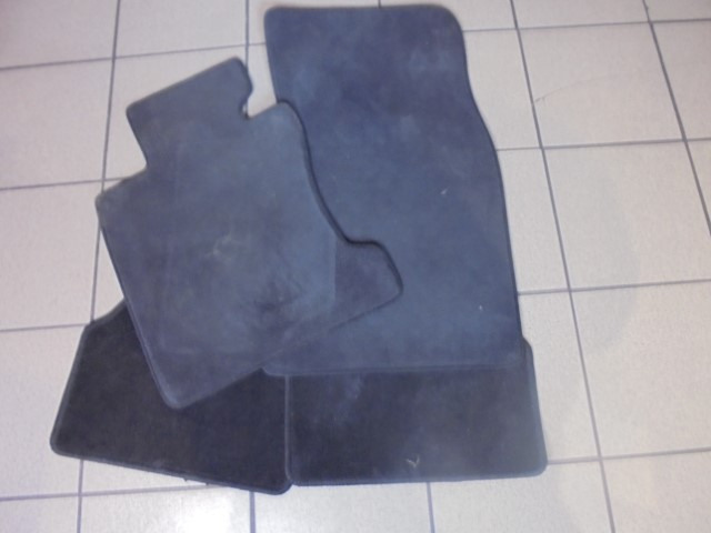 Fussmatten_BMW_E60_E61_gebraucht_hintere_nicht_orginal_5_