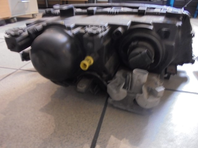 XENON-Scheinwerfer_f_r_BMW_E46_Limousine_und_Touring_gebraucht_3_