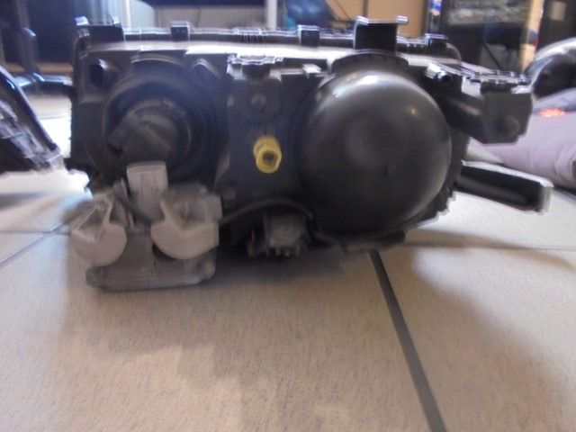 XENON-Scheinwerfer_f_r_BMW_E46_Limousine_und_Touring_gebraucht_5_