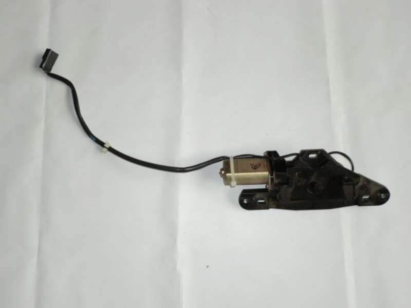 Antrieb_Servoschloss_Verriegelung_Schloss_Heckklappe_BMW_E39_Touring_4_