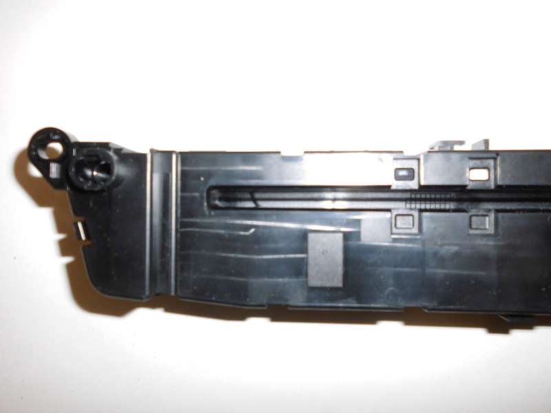 Bedieneinheit_Audio_BMW_F45_Active_Tourer_F46_Grand_Tourer_F48_X1_-_9371457_4_