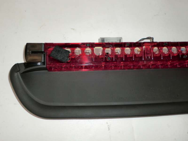 Dritte_Bremsleuchte_3_Bremslicht_BMW_E90_3er_Limousine_63256946619_-_6946619_2_