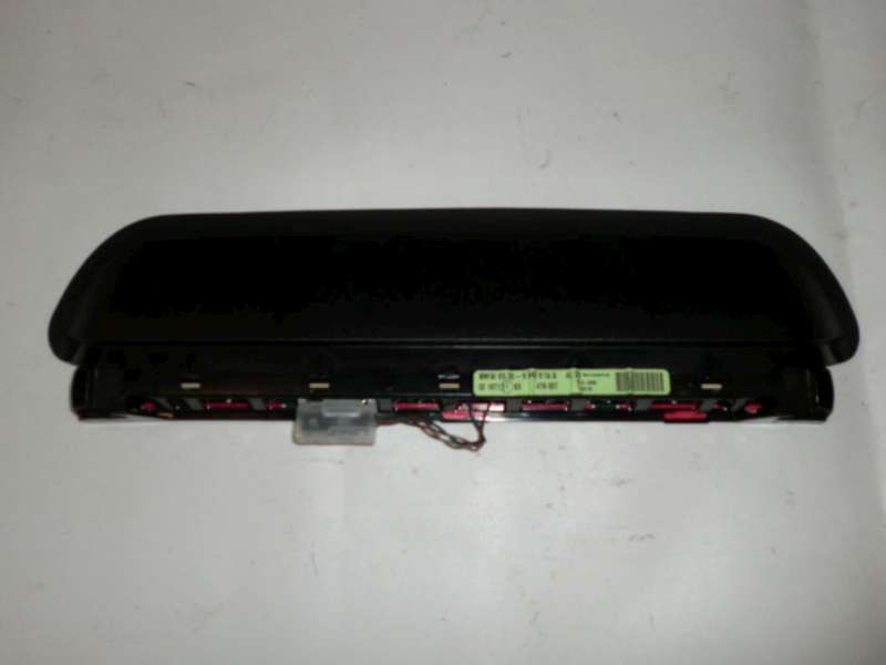 Dritte_Bremsleuchte_3_Bremslicht_BMW_E90_3er_Limousine_63256946619_-_6946619_4_