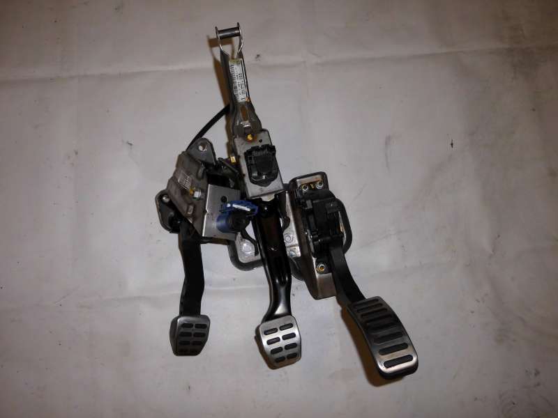 Elektrisches_Gaspedal_Fahrpedale_Edelstahl_VW_Polo_9N3_8_