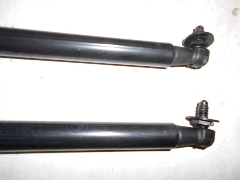 Gasdruckfedern_D_mpfer_Motorhaube_BMW_E90_E91_3er_Touring_Limo_-_7060550_4_