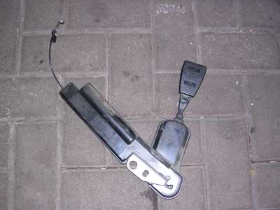 Gurtstraffer_links_-_Feifahrersitz_BMW_E36_2_