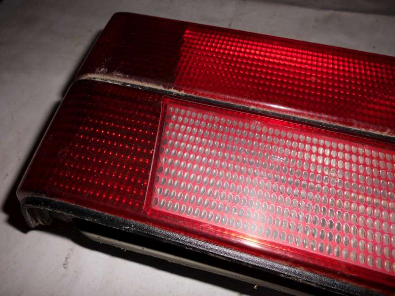 Linke_R_ckleuchte_R_cklicht_Heckklappe_links_BMW_E34_Touring_-_8351561_4_