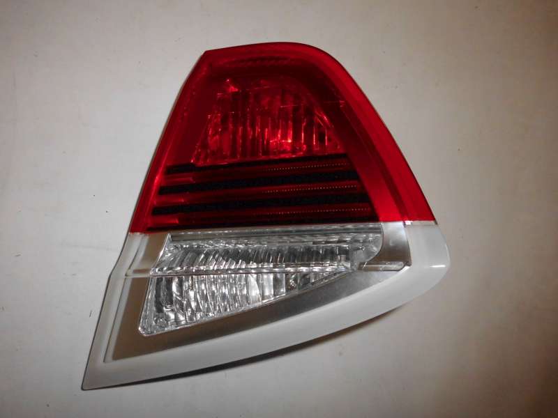 R_ckleuchte_R_cklicht_Heckklappe_rechts_BMW_E90_rot-wei_2_