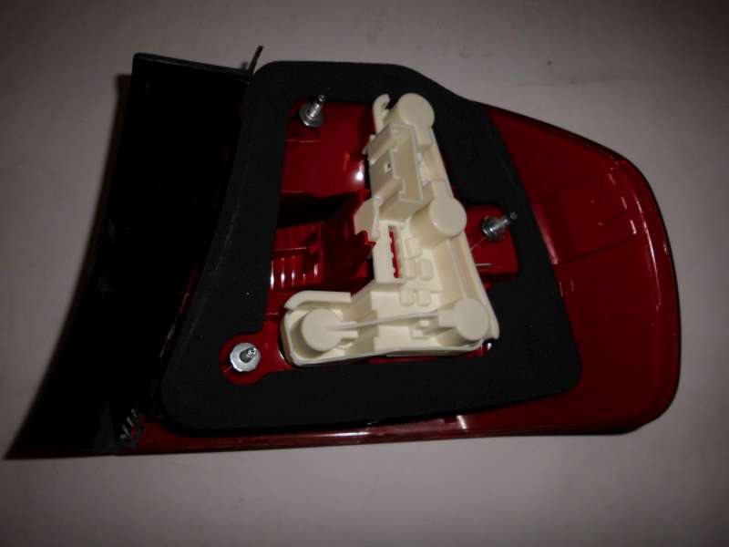 R_ckleuchte_R_cklicht_Seitenwand_links_BMW_E90_rot-wei_4_