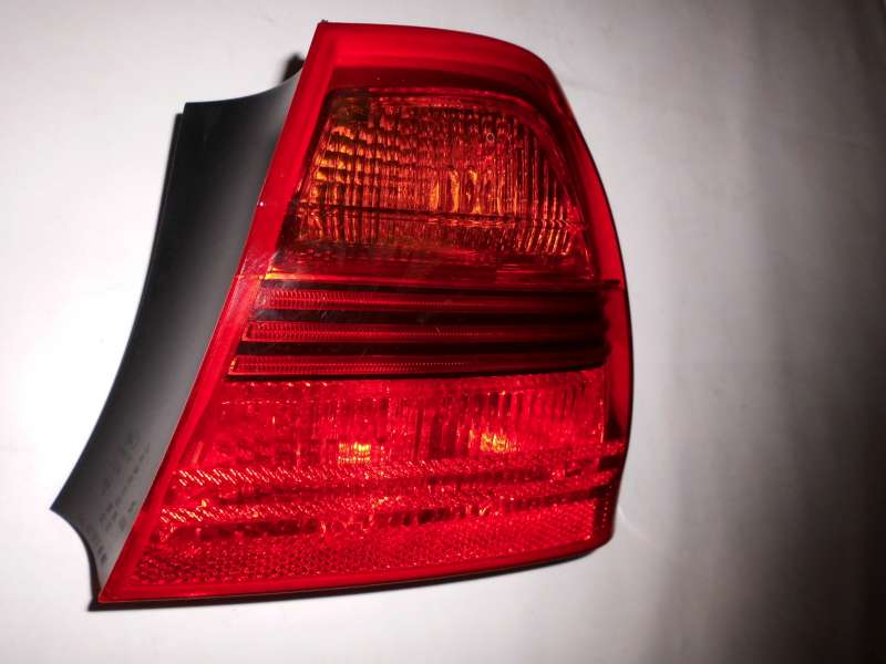 R_ckleuchte_R_cklicht_Seitenwand_rechts_BMW_E90_rot-wei_2_