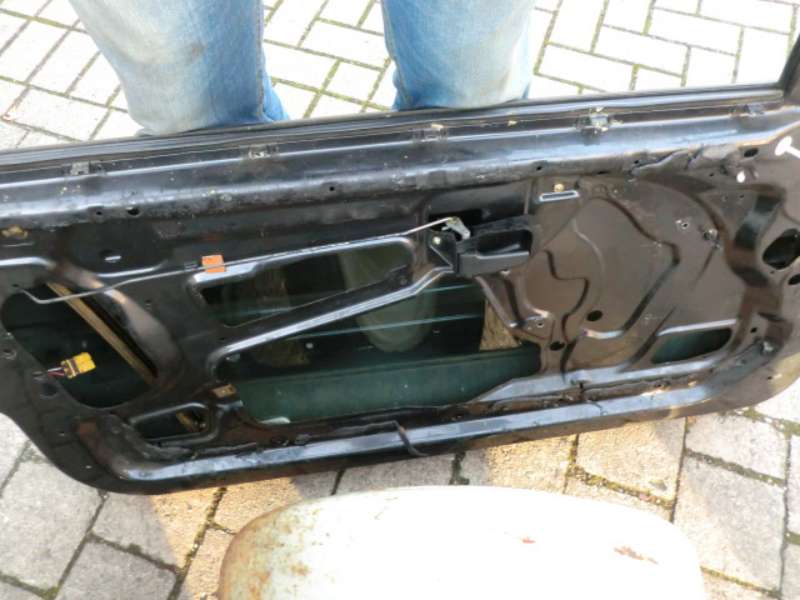 Rechte_T_r_Beifahrerseite_vorne_rechts_BMW_E36_Cabrio_-_diamantschwarz_metallic_11_