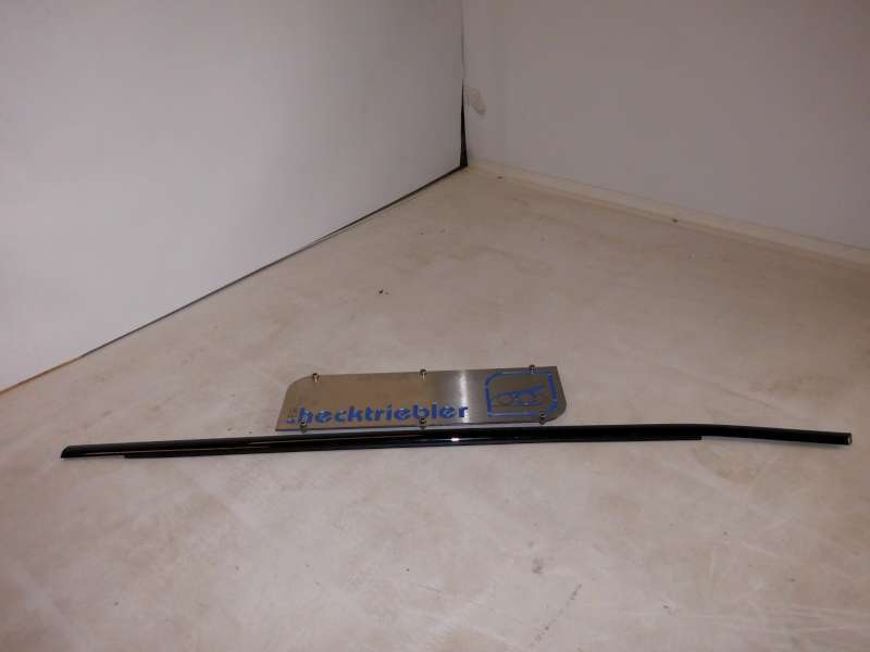 Schachtabdeckung_vorne_links_schwarz_BMW_E71_E72_Hybrid