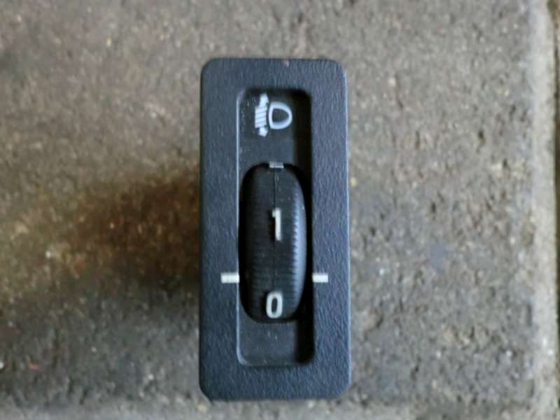 Schalter_Leuchtweitenregulierung_BMW_E36_Compact_2_