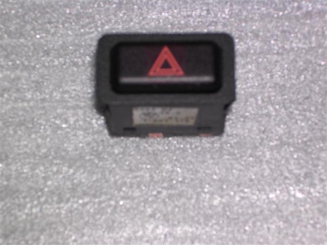 Schalter_Warnblinklicht_BMW_E30_1_