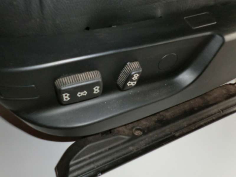 Schwarze_Lederausstattung_mit_T_rpappen_T_rverkleidungen_Memory_BMW_E39_Touring_10_