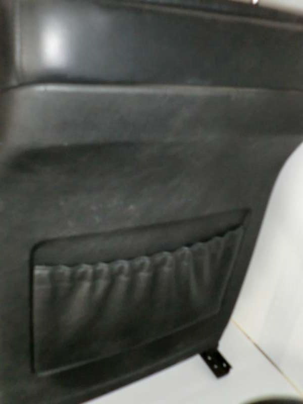 Schwarze_Lederausstattung_mit_T_rpappen_T_rverkleidungen_Memory_BMW_E39_Touring_11_