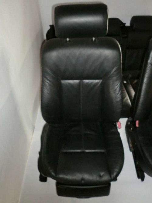 Schwarze_Lederausstattung_mit_T_rpappen_T_rverkleidungen_Memory_BMW_E39_Touring_2_