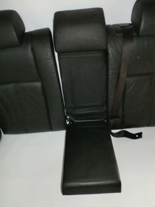 Schwarze_Lederausstattung_mit_T_rpappen_T_rverkleidungen_Memory_BMW_E39_Touring_31_