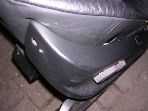 Schwarze_Lederausstattung_mit_T_rpappen_T_rverkleidungen_Memory_BMW_E39_Touring_33_
