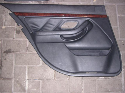 Schwarze_Lederausstattung_mit_T_rpappen_T_rverkleidungen_Memory_BMW_E39_Touring_36_