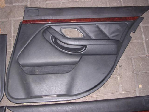 Schwarze_Lederausstattung_mit_T_rpappen_T_rverkleidungen_Memory_BMW_E39_Touring_38_