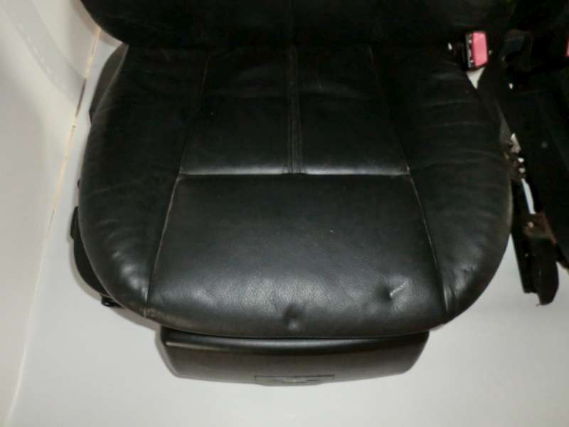 Schwarze_Lederausstattung_mit_T_rpappen_T_rverkleidungen_Memory_BMW_E39_Touring_3_