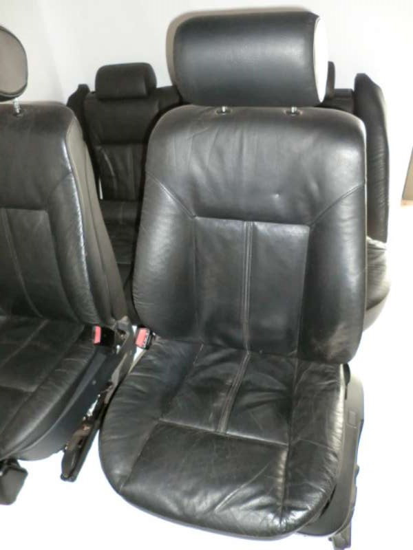 Schwarze_Lederausstattung_mit_T_rpappen_T_rverkleidungen_Memory_BMW_E39_Touring_6_