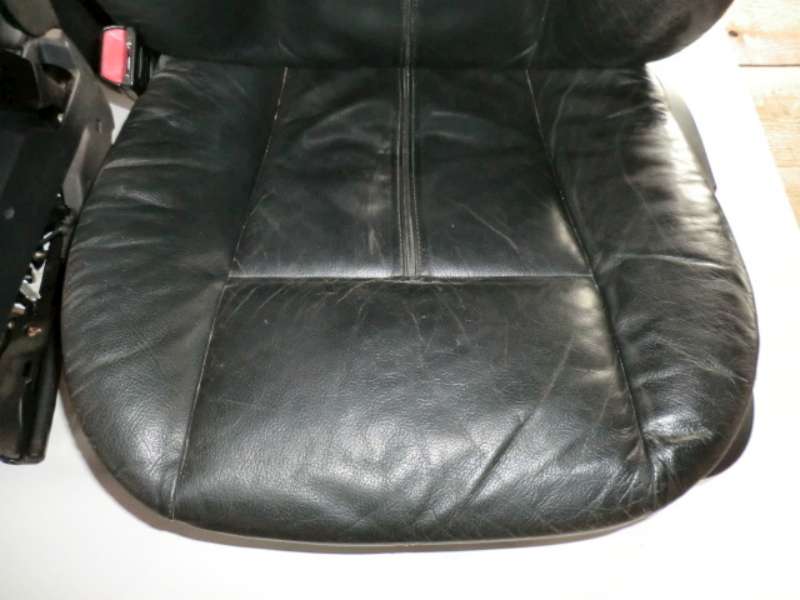 Schwarze_Lederausstattung_mit_T_rpappen_T_rverkleidungen_Memory_BMW_E39_Touring_7_