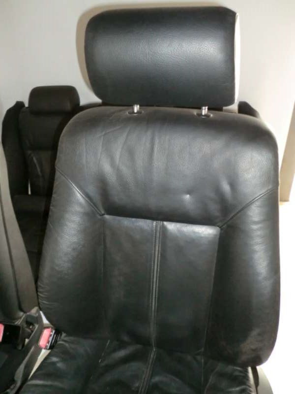 Schwarze_Lederausstattung_mit_T_rpappen_T_rverkleidungen_Memory_BMW_E39_Touring_8_