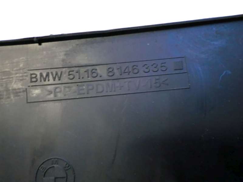 Schwarze_Mittelkonsole_BMW_E36_Compact_mit_manuellen_FH_1_