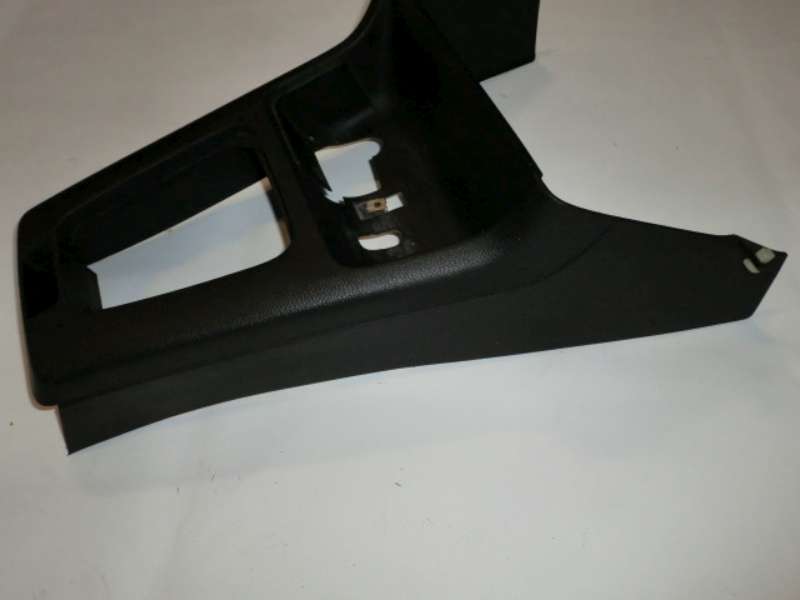 Schwarze_Mittelkonsole_BMW_E36_Compact_mit_manuellen_FH_5_