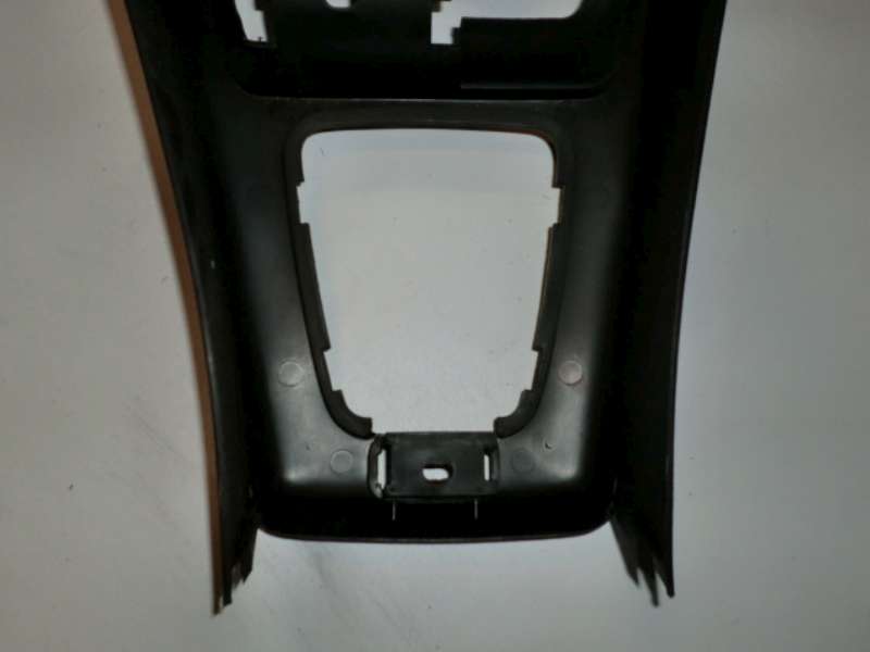 Schwarze_Mittelkonsole_BMW_E36_Compact_mit_manuellen_FH_8_