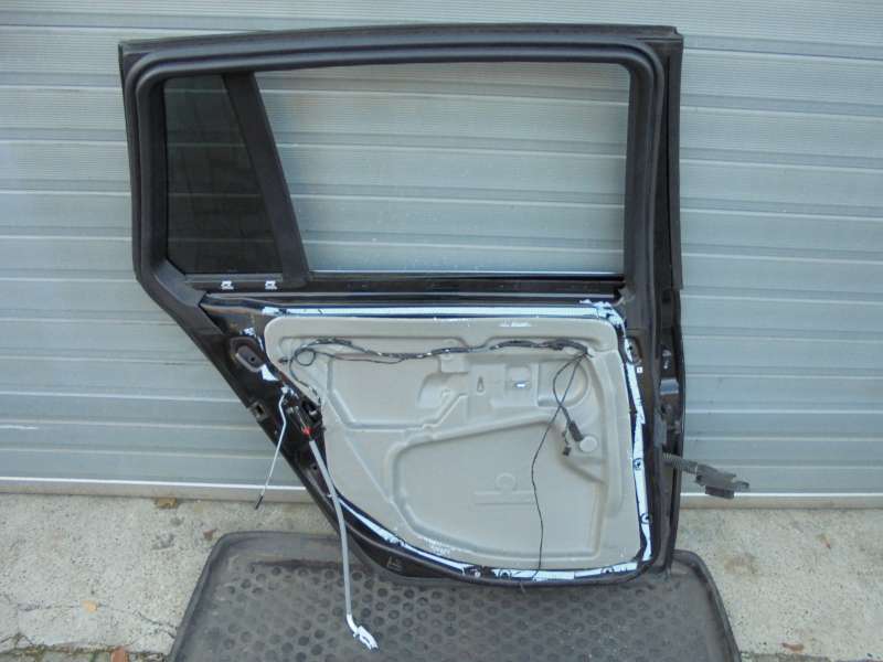 T_r_hinten_links_BMW_E61_Black_Sapphire_met_475_10_