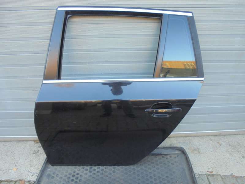 T_r_hinten_links_BMW_E61_Black_Sapphire_met_475_2_