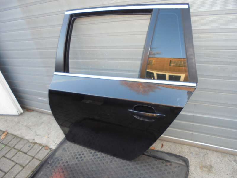 T_r_hinten_links_BMW_E61_Black_Sapphire_met_475_6_