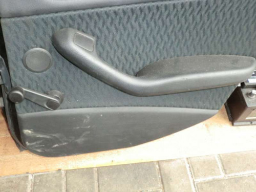 T_r_hinten_rechts_BMW_E46_Touring_Kombi_cosmosschwarz_metallic_303_