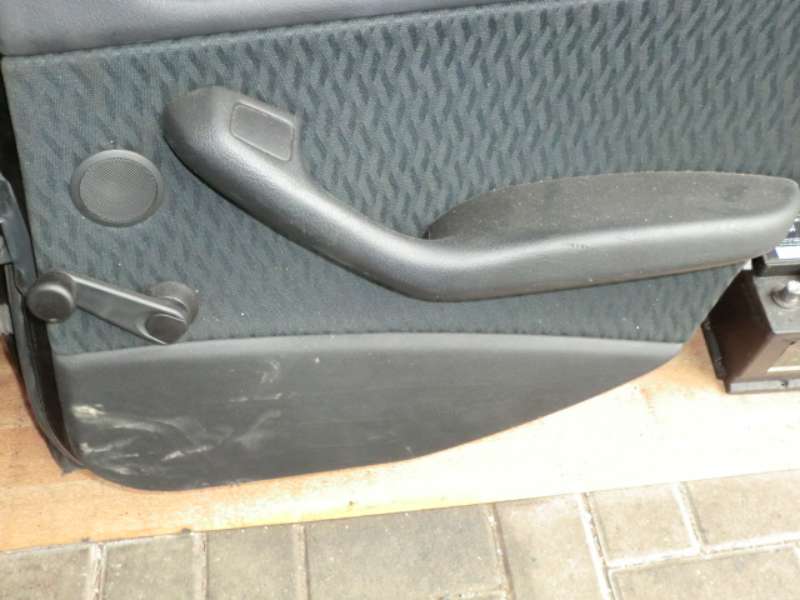 T_r_hinten_rechts_BMW_E46_Touring_Kombi_cosmosschwarz_metallic_303_