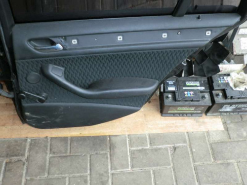 T_r_hinten_rechts_BMW_E46_Touring_Kombi_cosmosschwarz_metallic_312_