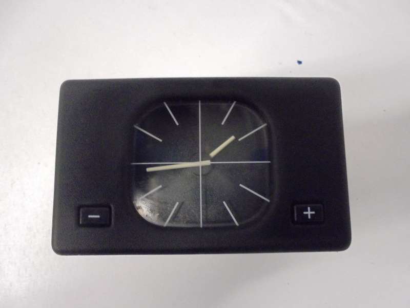 Zeituhr_Uhr_analog_BMW_E34_Touring_Limousine_2_