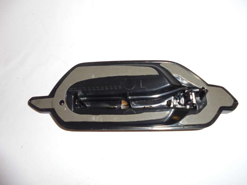 Ziergitter_Emblem_Seite_schwarz_rechts_links_BMW_F87_M2_4_