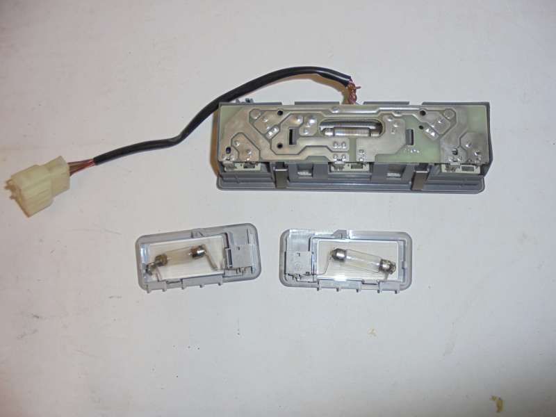 _Innenleuchten_Innenraumleuchten_Leselampen_BMW_E36_13808500_140929_140930_3_