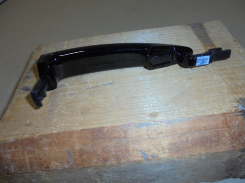 BMW_1er_T_rau_engriff_hinten_rechts_BLACK_SAPPHIRE_METALLIC_51_21_0_392_542_1_