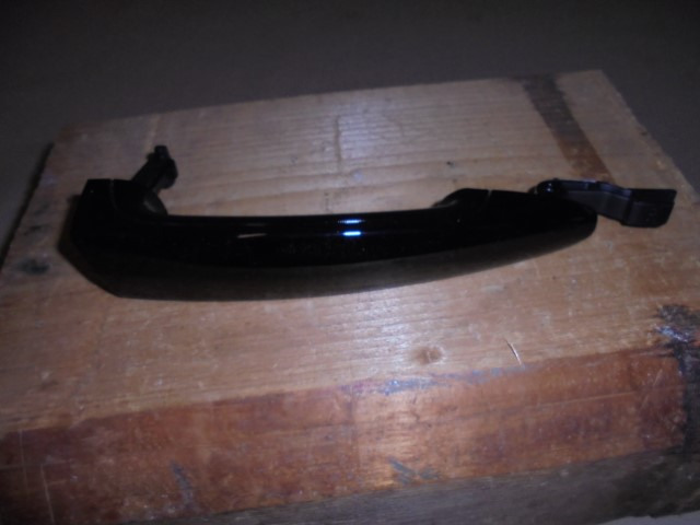 BMW_1er_T_rau_engriff_hinten_rechts_BLACK_SAPPHIRE_METALLIC_51_21_0_392_542_2_