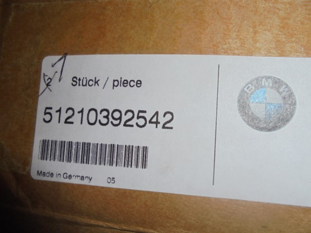 BMW_1er_T_rau_engriff_hinten_rechts_BLACK_SAPPHIRE_METALLIC_51_21_0_392_542_4_