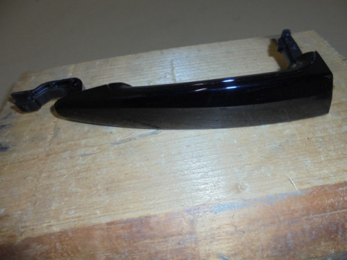 BMW_1er_T_rau_engriff_hinten_rechts_BLACK_SAPPHIRE_METALLIC_51_21_0_392_542_5_