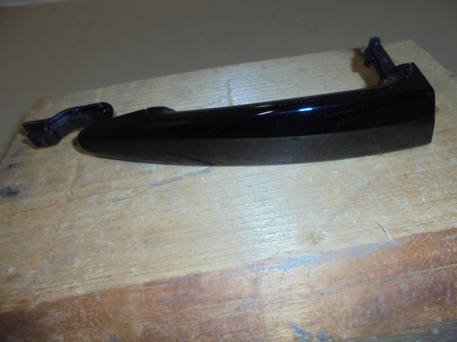 BMW_1er_T_rau_engriff_hinten_rechts_BLACK_SAPPHIRE_METALLIC_51_21_0_392_542_6_