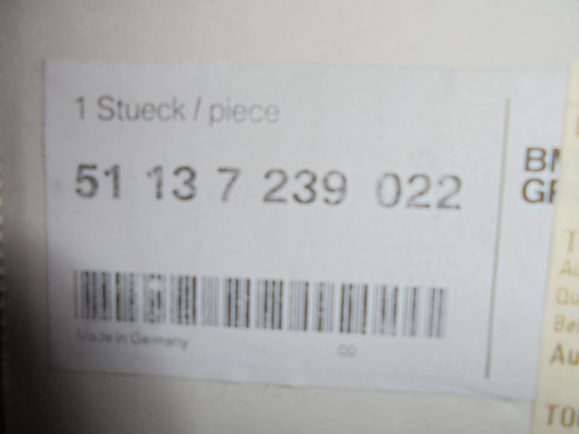 BMW_1er_Ziergitter_Front_rechts_F20_F21_51137239022_4_