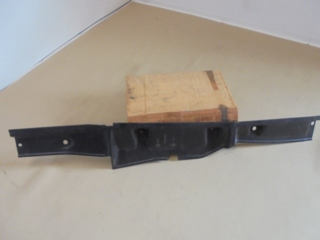 BMW_3er_Luftleitung_rechts_E30_51711913988_3_